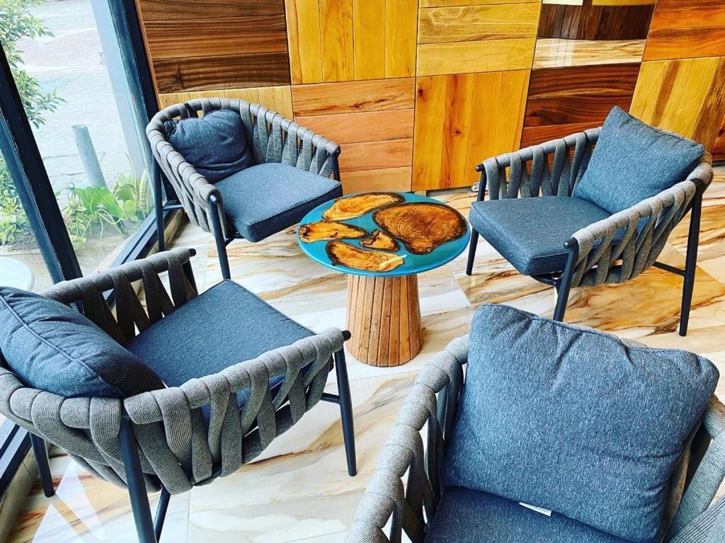 Murex Plaza Hotel & Suites Monrovia Eksteriør billede
