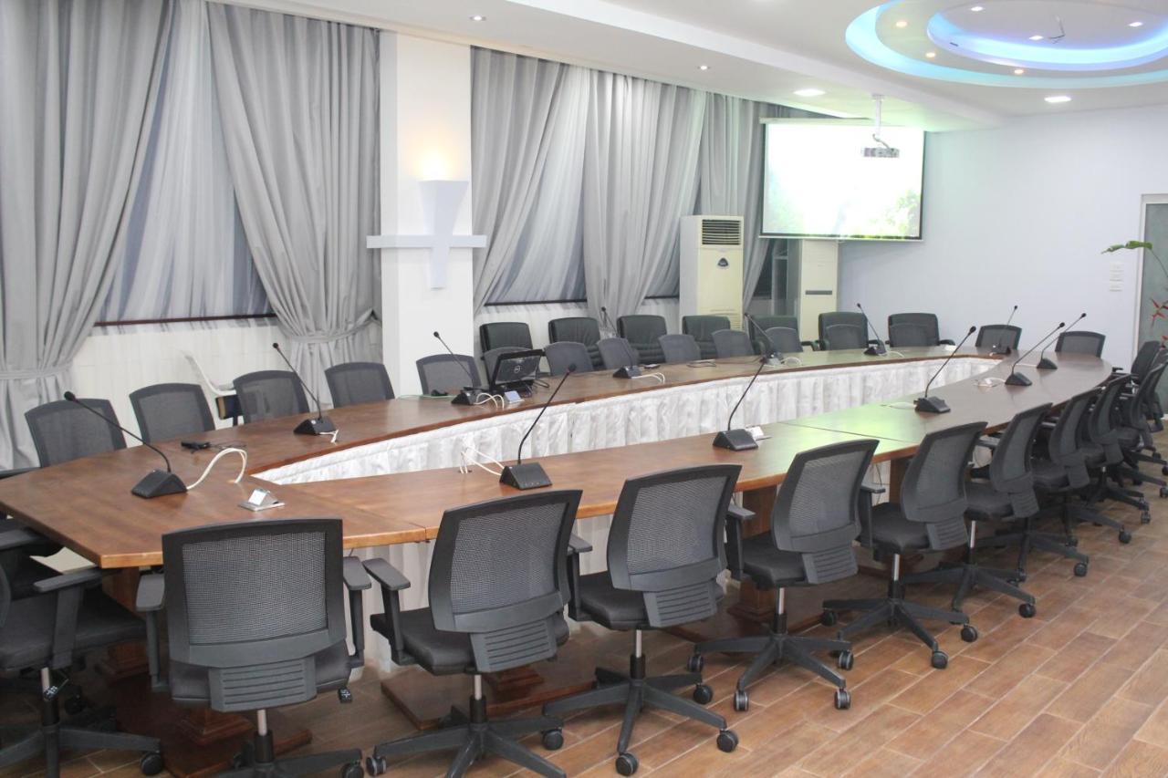 Murex Plaza Hotel & Suites Monrovia Eksteriør billede