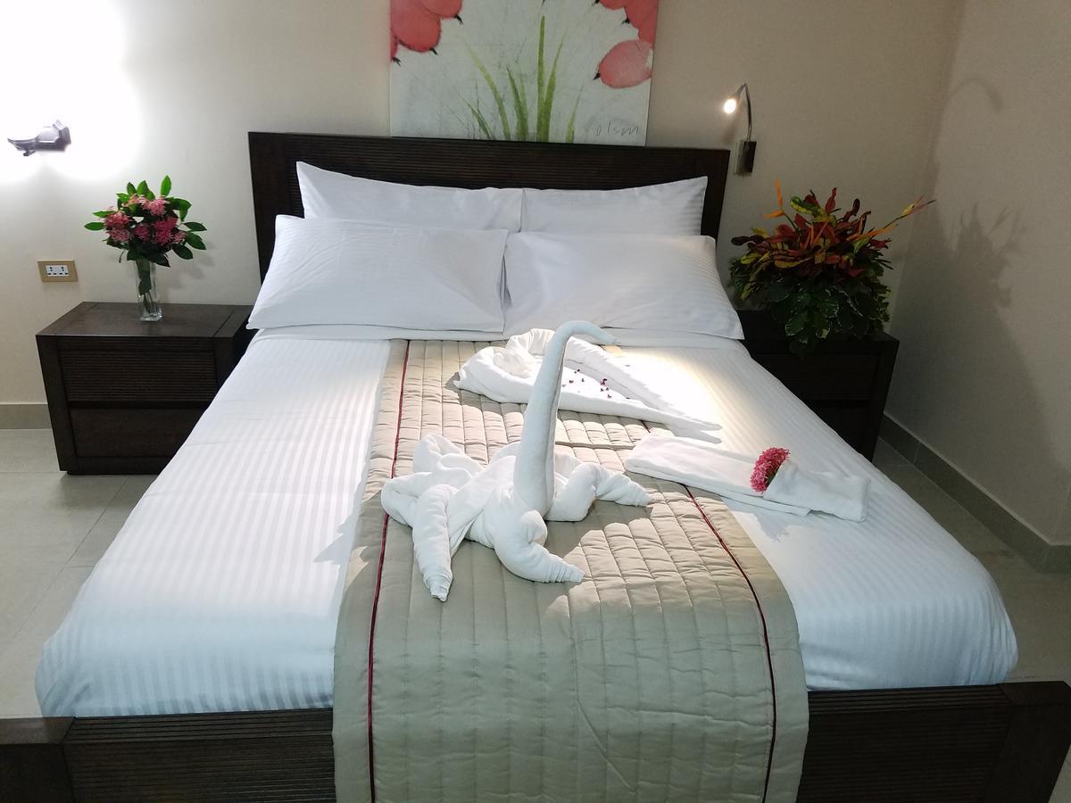 Murex Plaza Hotel & Suites Monrovia Eksteriør billede