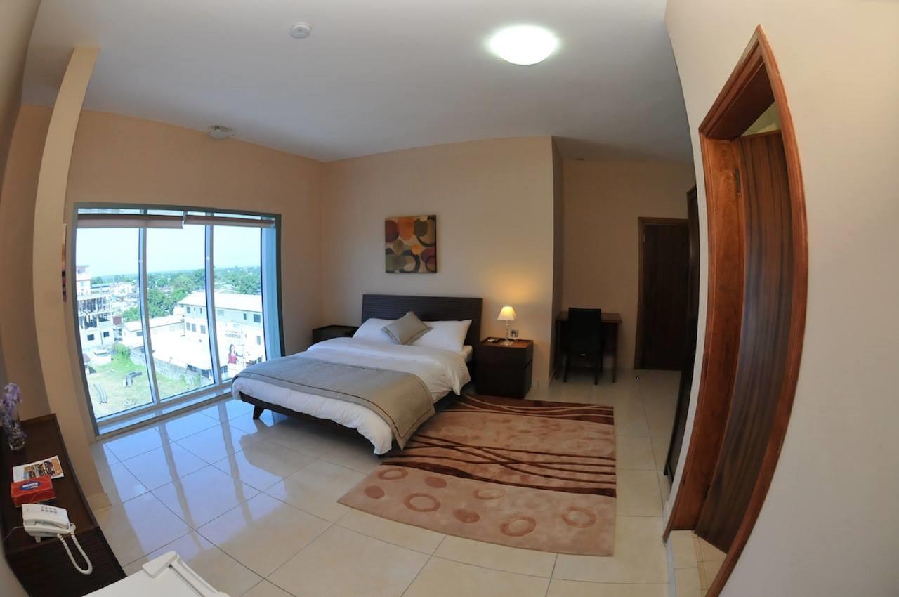 Murex Plaza Hotel & Suites Monrovia Eksteriør billede